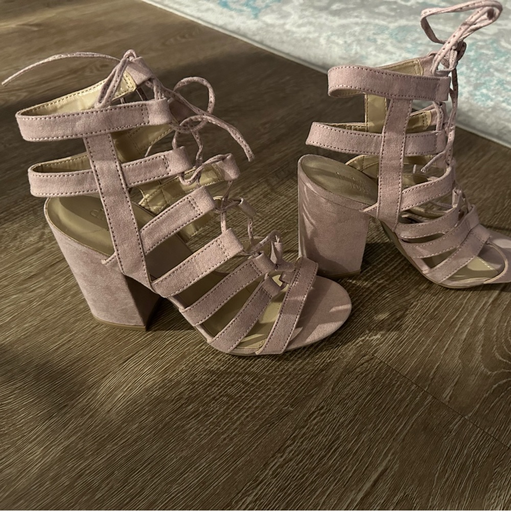 Light Pink Heels in Size 7 from Forever 21.